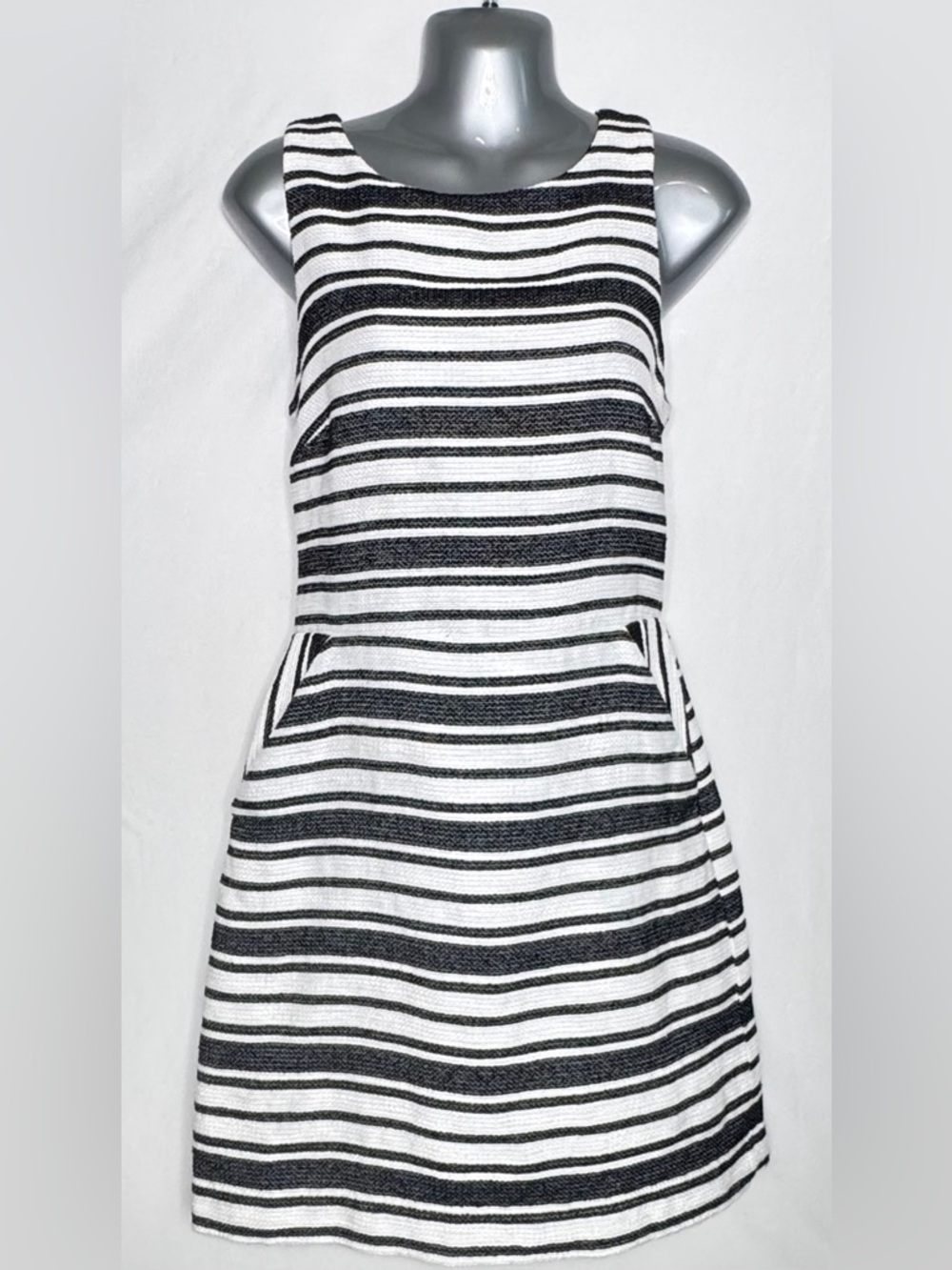 Banana Republic Size 6 Black White Striped‎ A-Line Dress Sleeveless Pockets